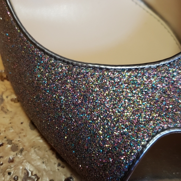 Marc Fisher heels size 7 1/2, the sole has a little grip too - Picture 2 of 7